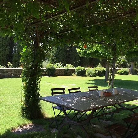 بيت للعطل Casa Colonica Con Piscina Paterna
